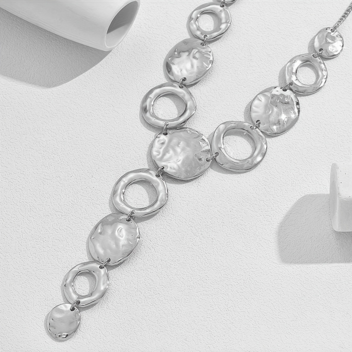 Women's Y-Shaped Geometric Hammered Circle Necklace, Autumn-Winter